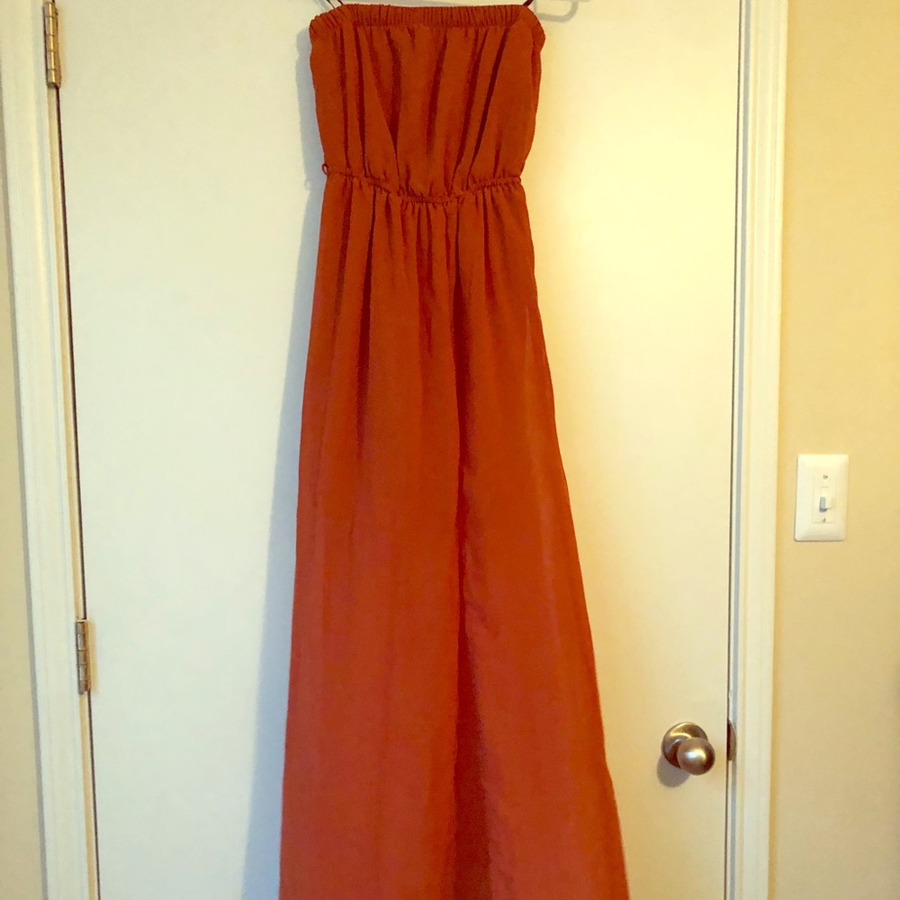 Strapless dress.